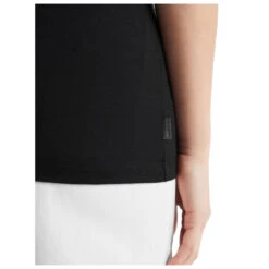 Icebreaker Women's Tech Lite II S/S Polo - Merino Shirt 11 Icebreaker Women's Tech Lite II S/S Polo - Merino Shirt -JACK Casual Shop icebreaker womens tech lite ii s s polo merino shirt detail 5